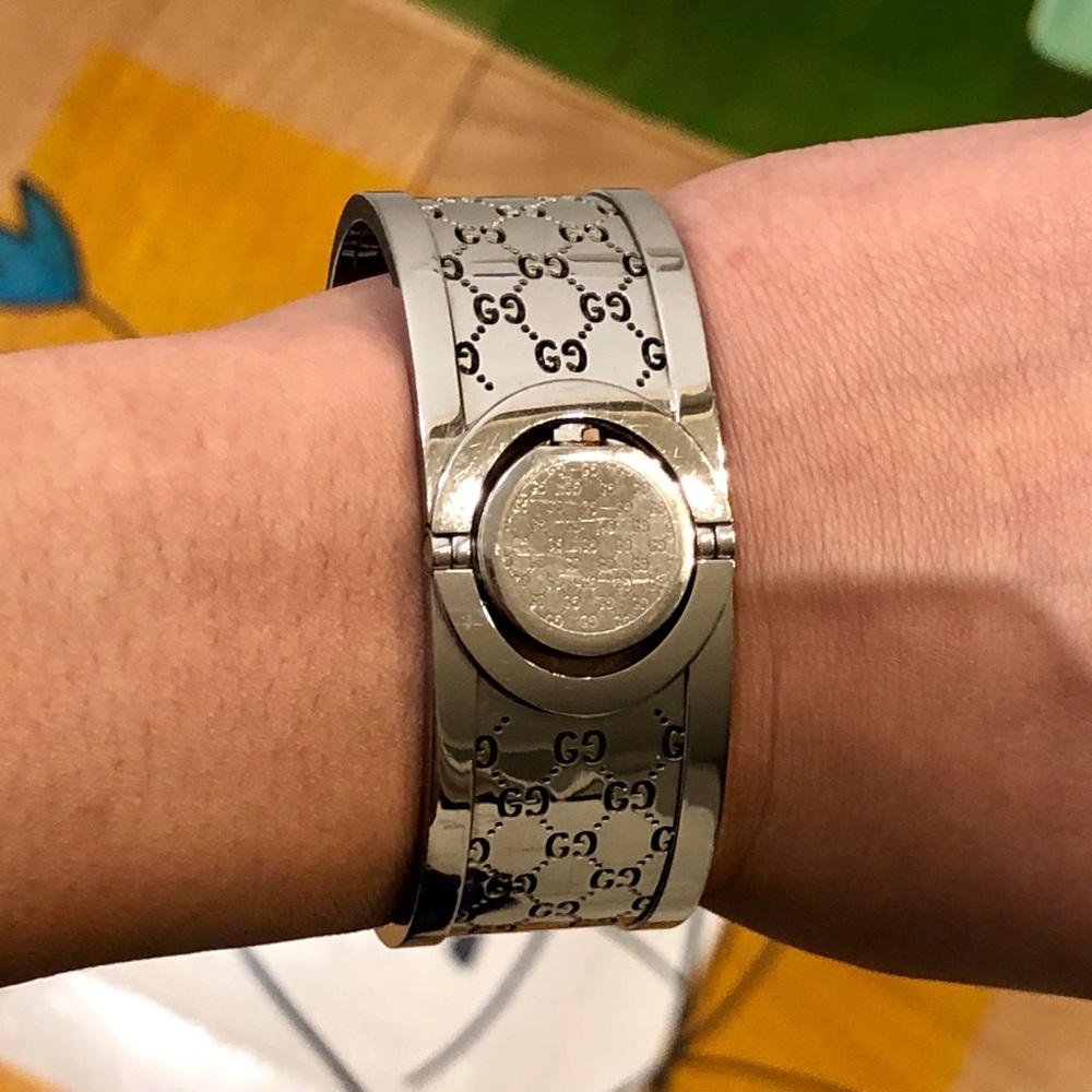 Gucci extra pics - Picture 5 of 5